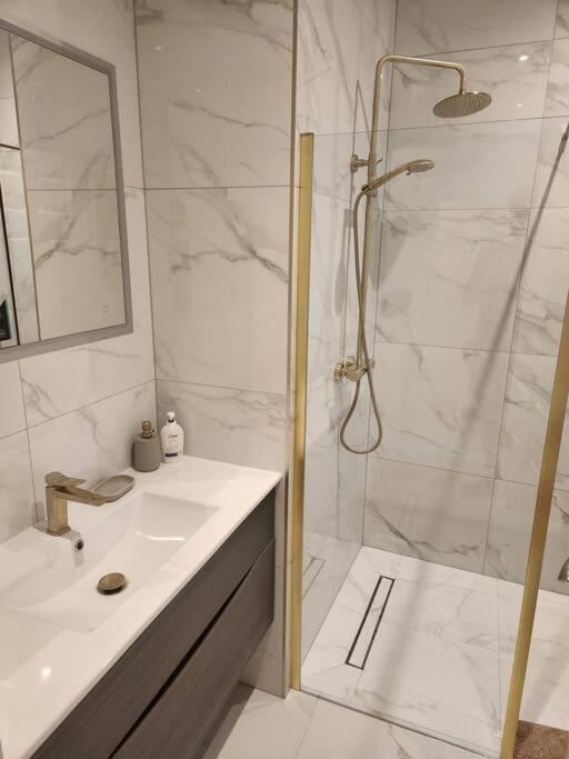 Newly Refurbished 2 Bed Apartment In Paddington London Exteriör bild